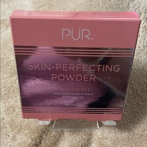 PÜR Skin-Perfecting Powder in Pink